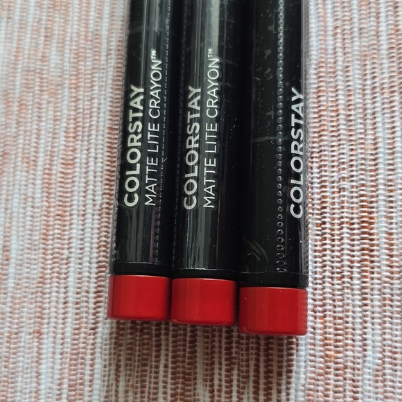 REVLON BRAND WOMENS COLORSTAY MATTE LITE LIP CRAYON BUNDLE OF 3 - Picture 2 of 10
